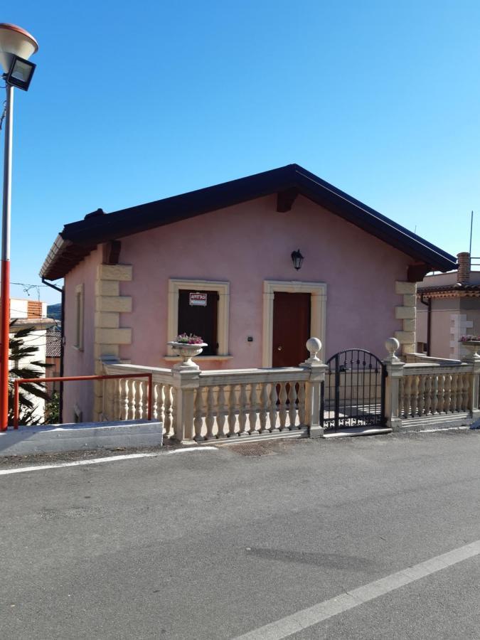 Il Murales Montegiordano Esterno foto